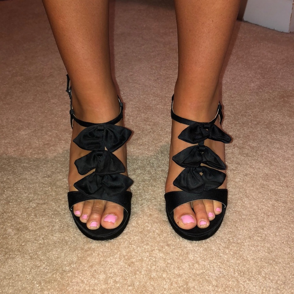 Black Heels - Picture 3 of 4